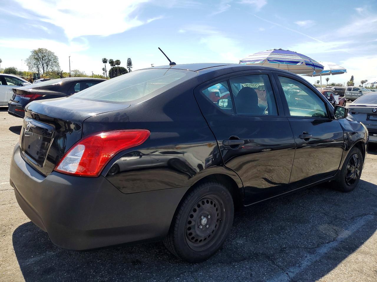 2016 Nissan Versa 1.6 S - Фото 3