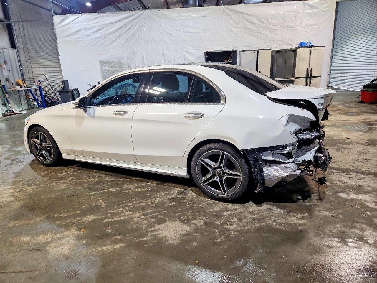 2020 Mercedes-Benz C 300 4Matic - Фото 2