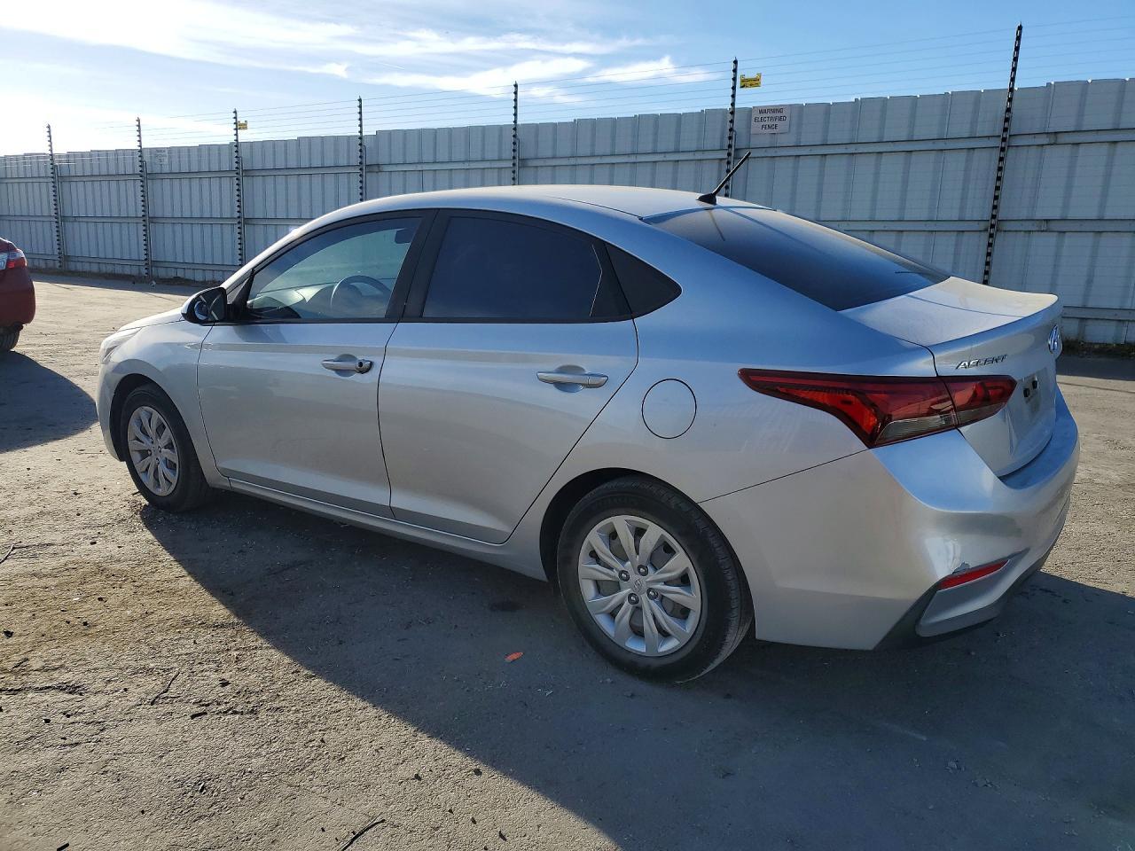 2020 Hyundai Accent Se - Фото 2