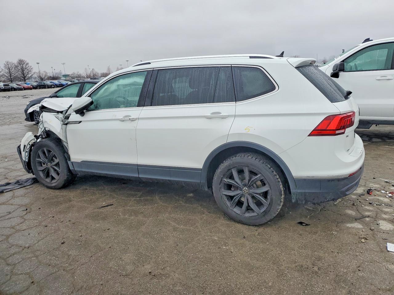 2024 Volkswagen Tiguan Se - Image 2
