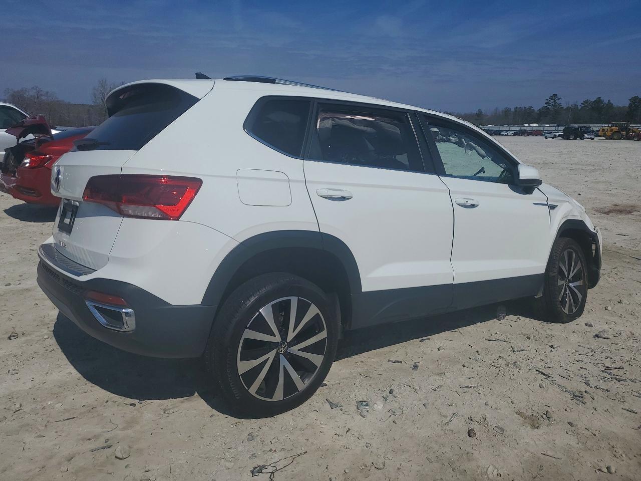 2024 Volkswagen Taos Se - Фото 3