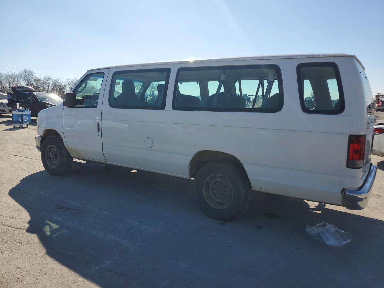 2012 Ford Econoline E350 - Фото 2