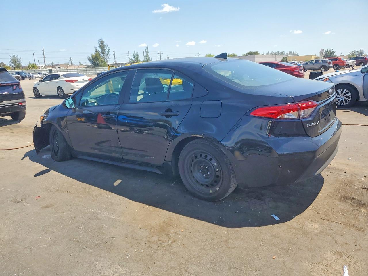 2025 Toyota Corolla Le - Фото 2