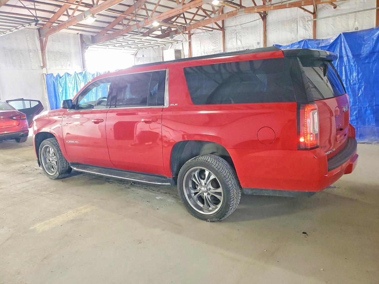 2017 GMC Yukon Xl K1500 Sle - Image 2