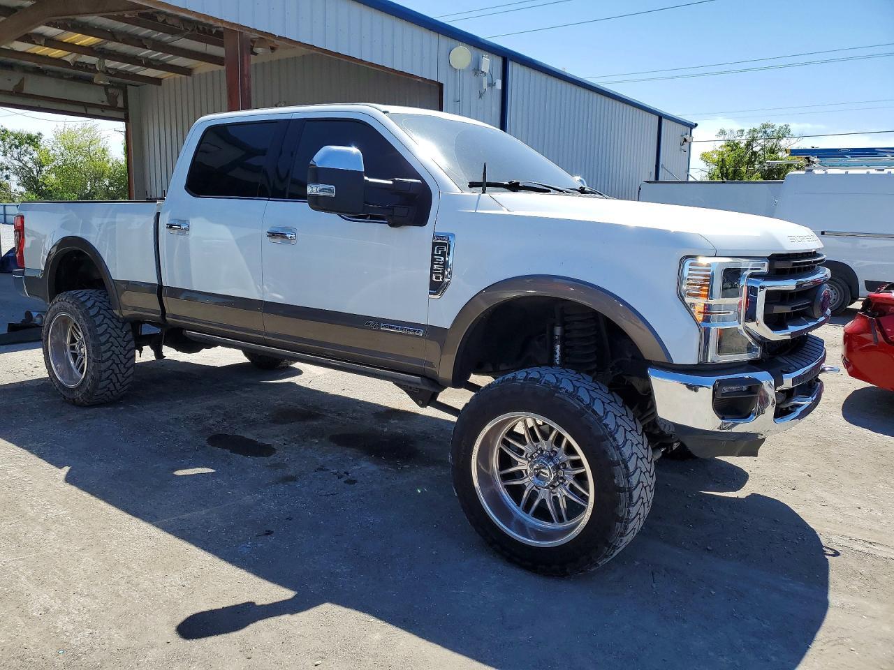 2022 Ford F350 Super Duty - Фото 4