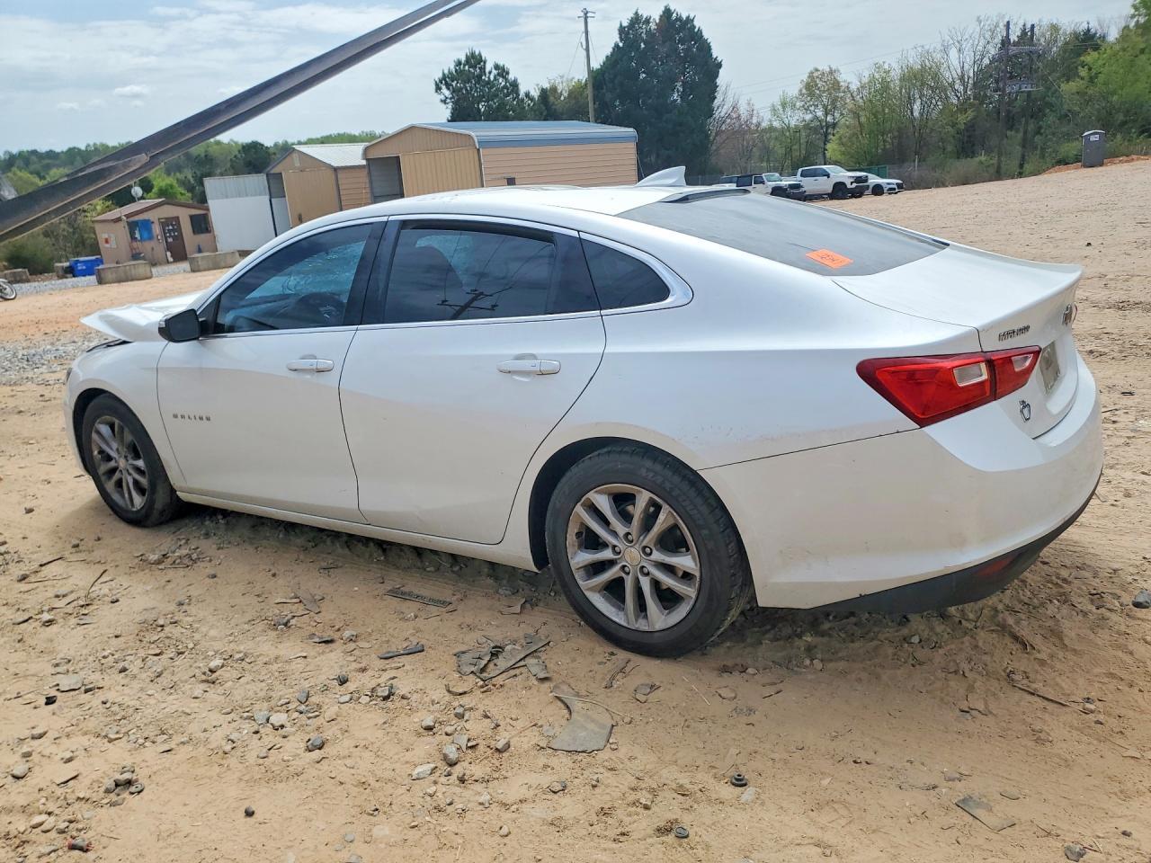 2017 Chevrolet Malibu Lt - Image 2