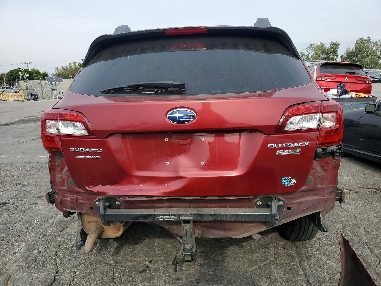 2017 Subaru Outback 2.5I - Image 6
