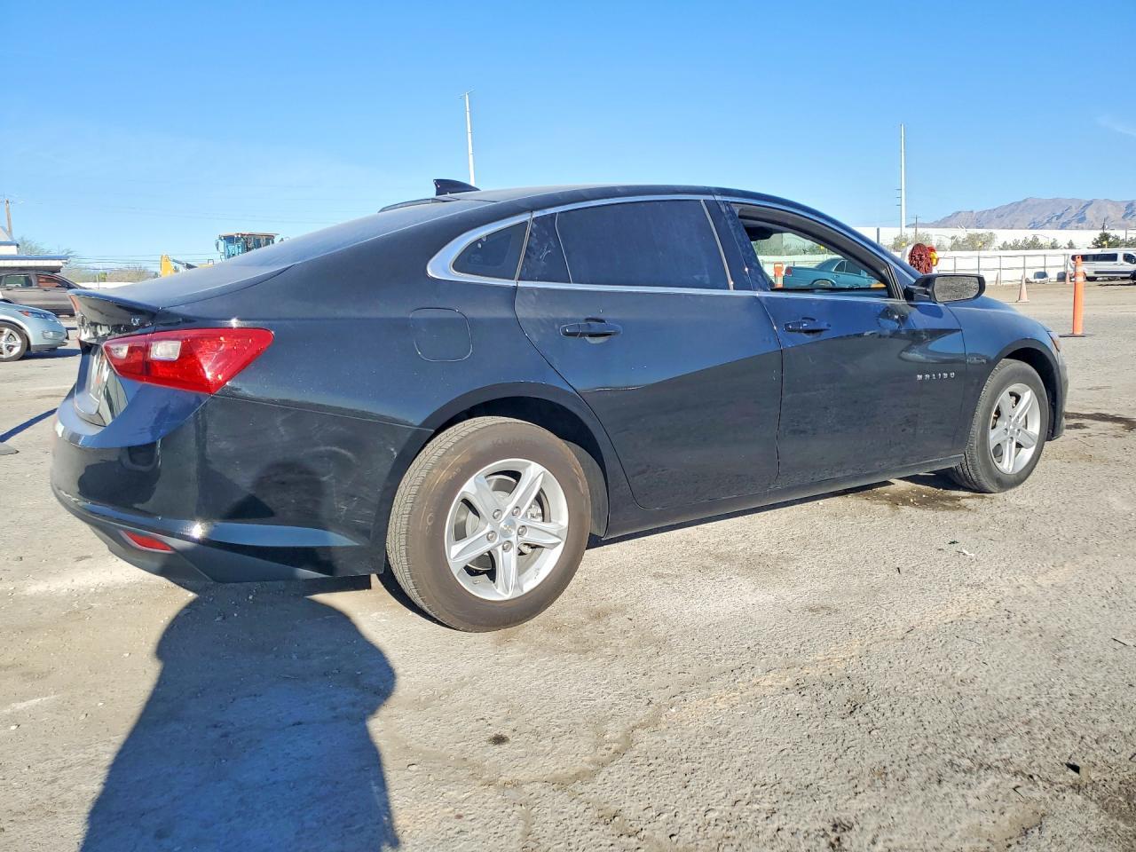 2023 Chevrolet Malibu Lt - Image 3