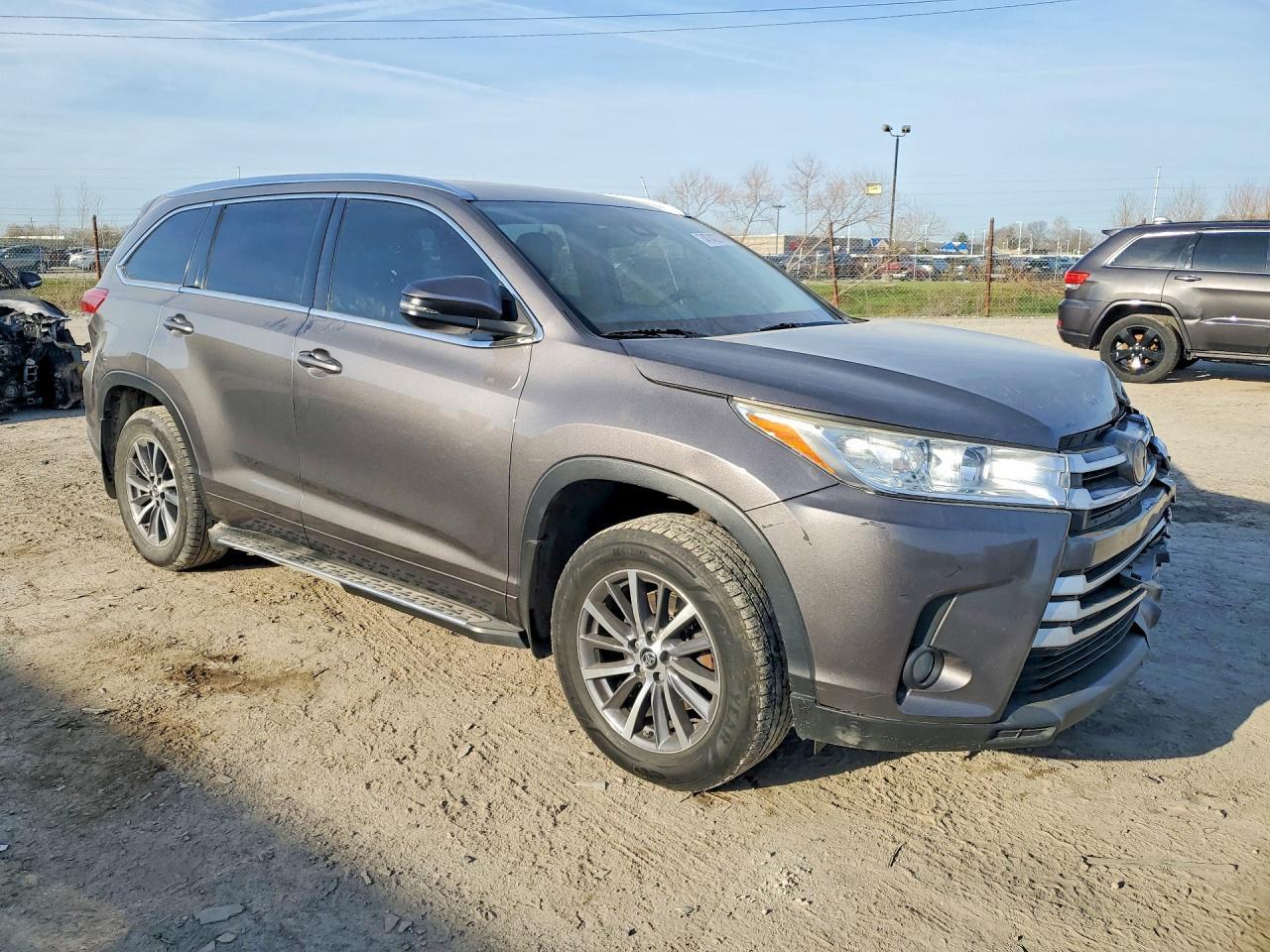 2017 Toyota Highlander Xle - Фото 4
