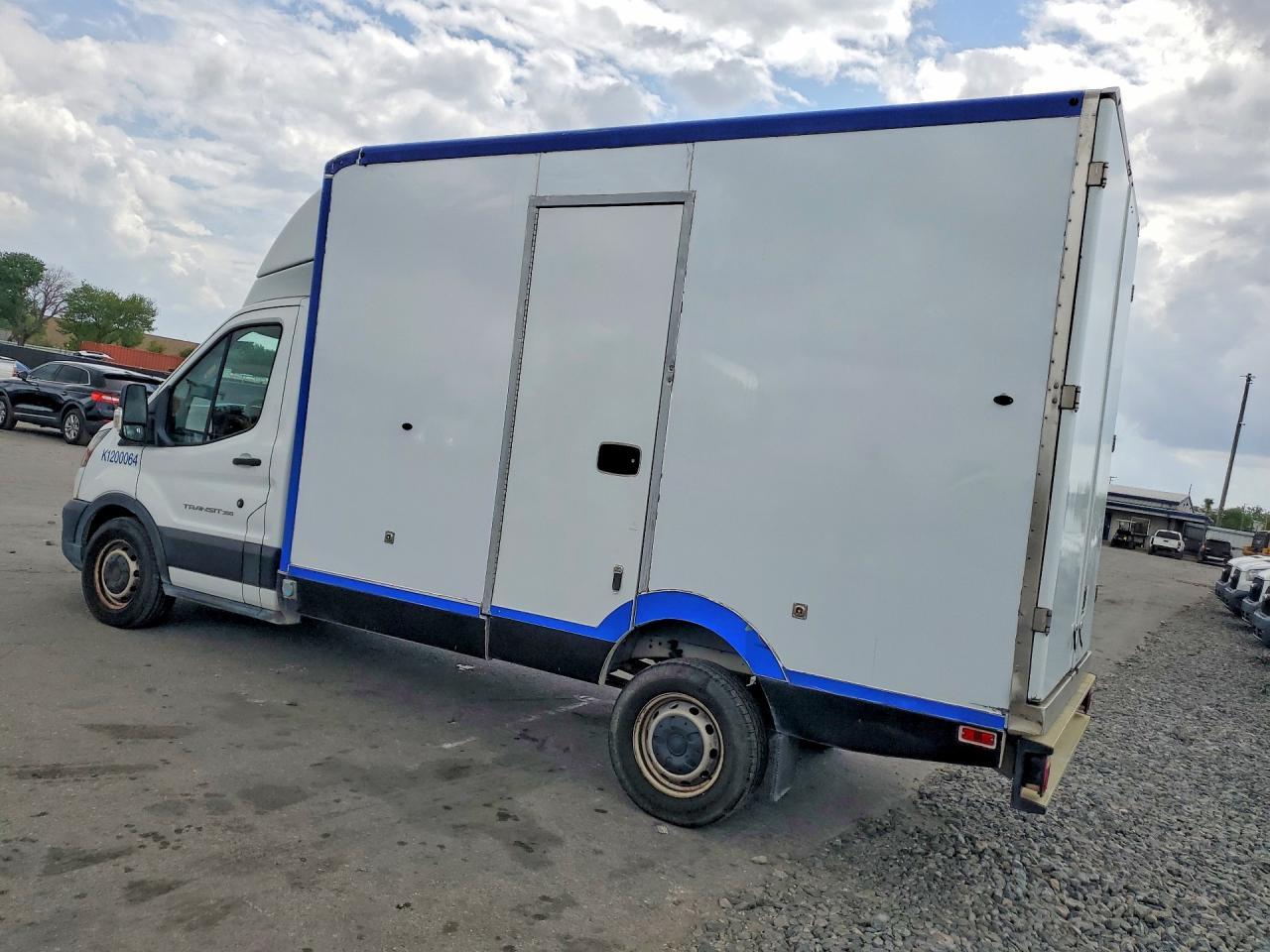 2020 Ford Transit Delivery Truck - Фото 2