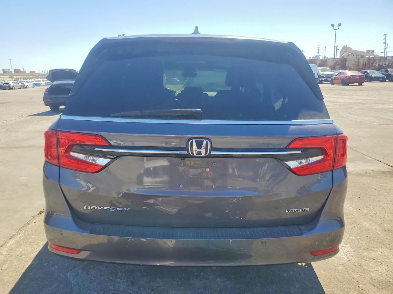 2021 Honda Odyssey Touring - Image 6