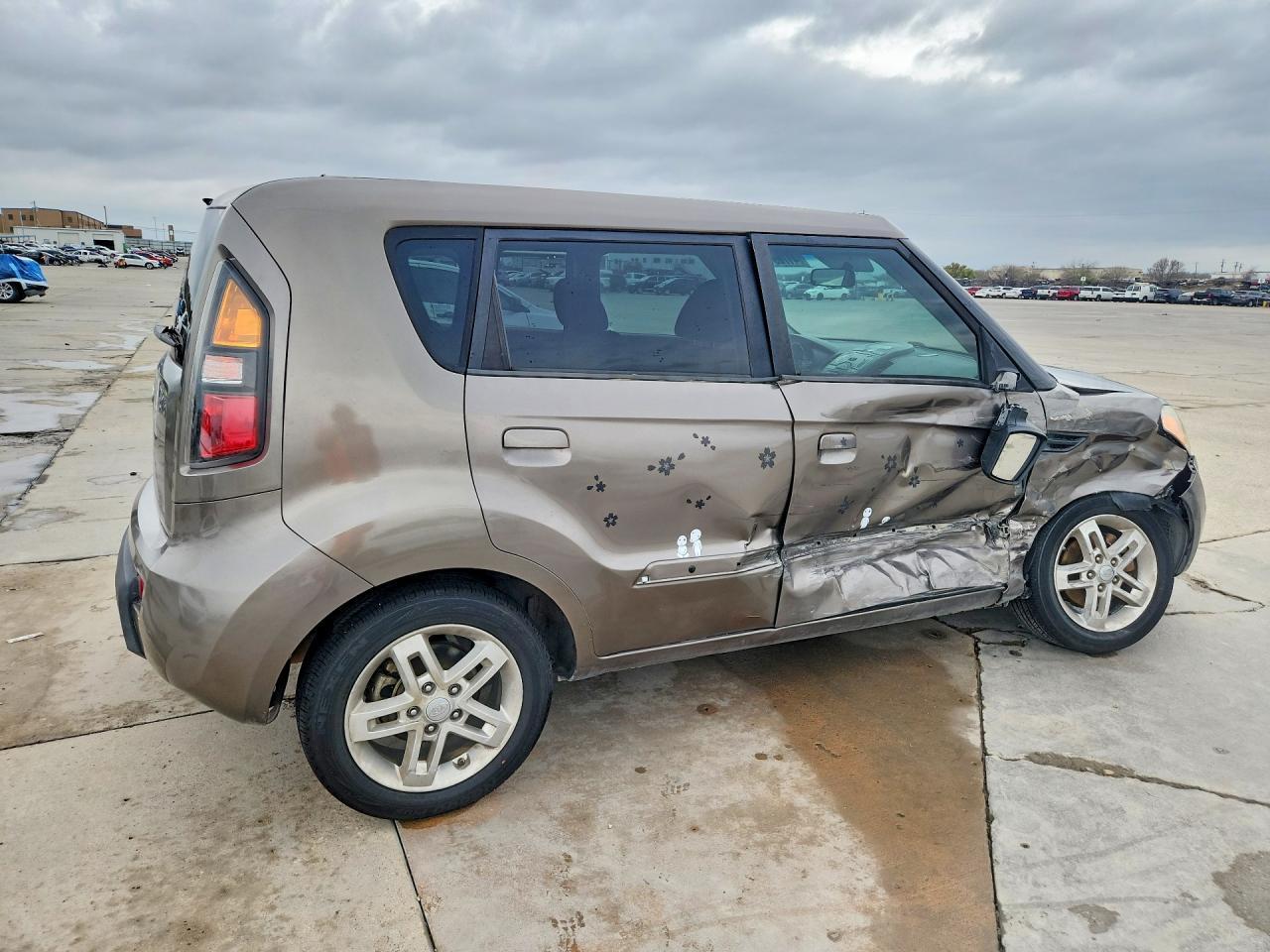 2010 Kia Soul + - Image 3
