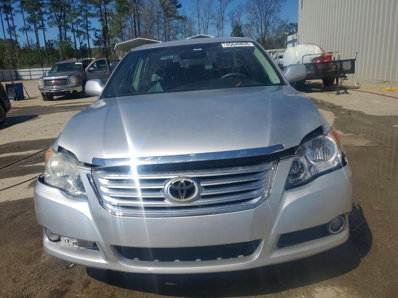 2010 Toyota Avalon Xls - Image 5