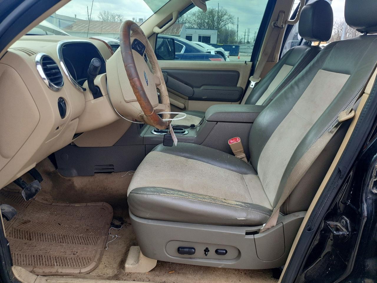 2006 Ford Explorer Eddie Bauer - Image 7