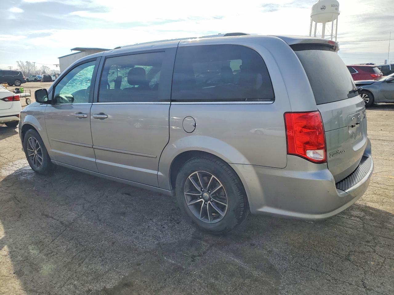 2017 Dodge Grand Caravan Sxt - Image 2