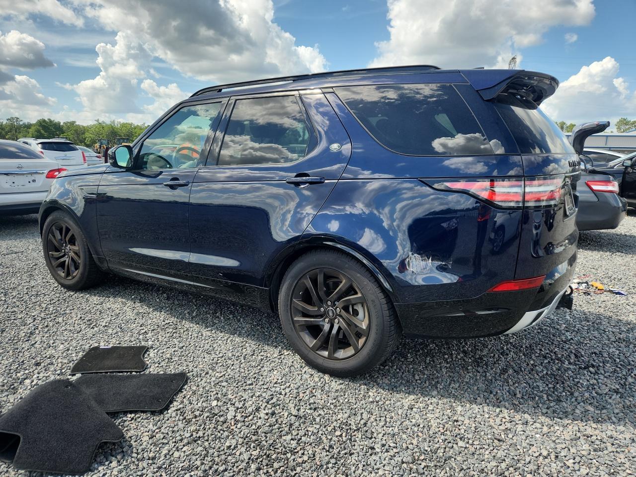2020 Land Rover Discovery Landmark - Image 2