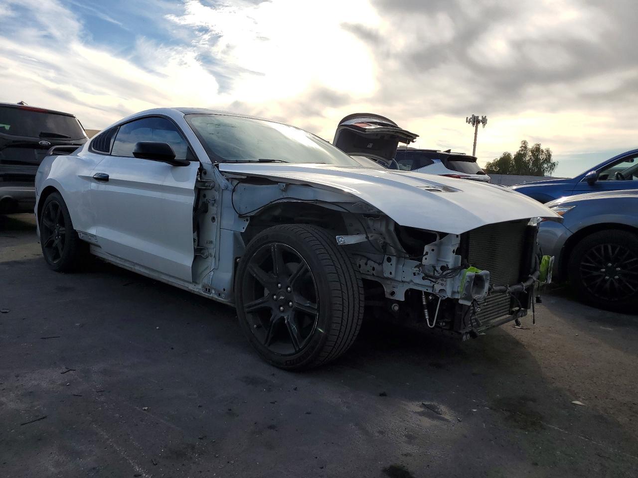 2019 Ford Mustang - Фото 4