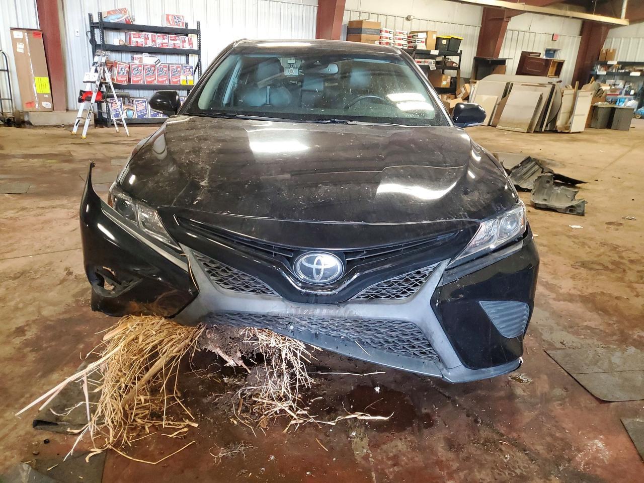 2018 Toyota Camry Se - Фото 5