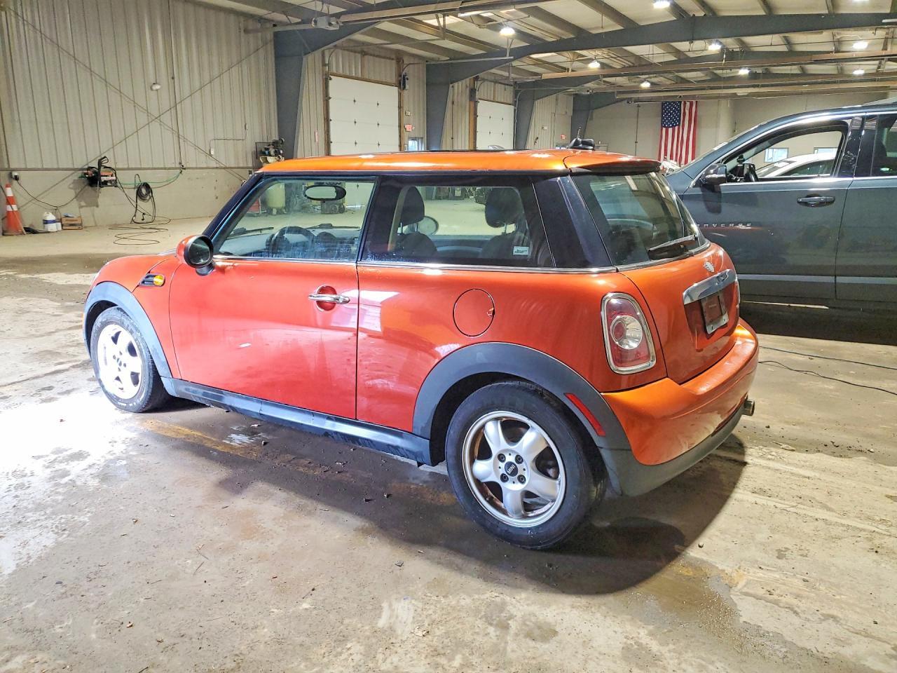 2011 Mini Cooper - Image 2