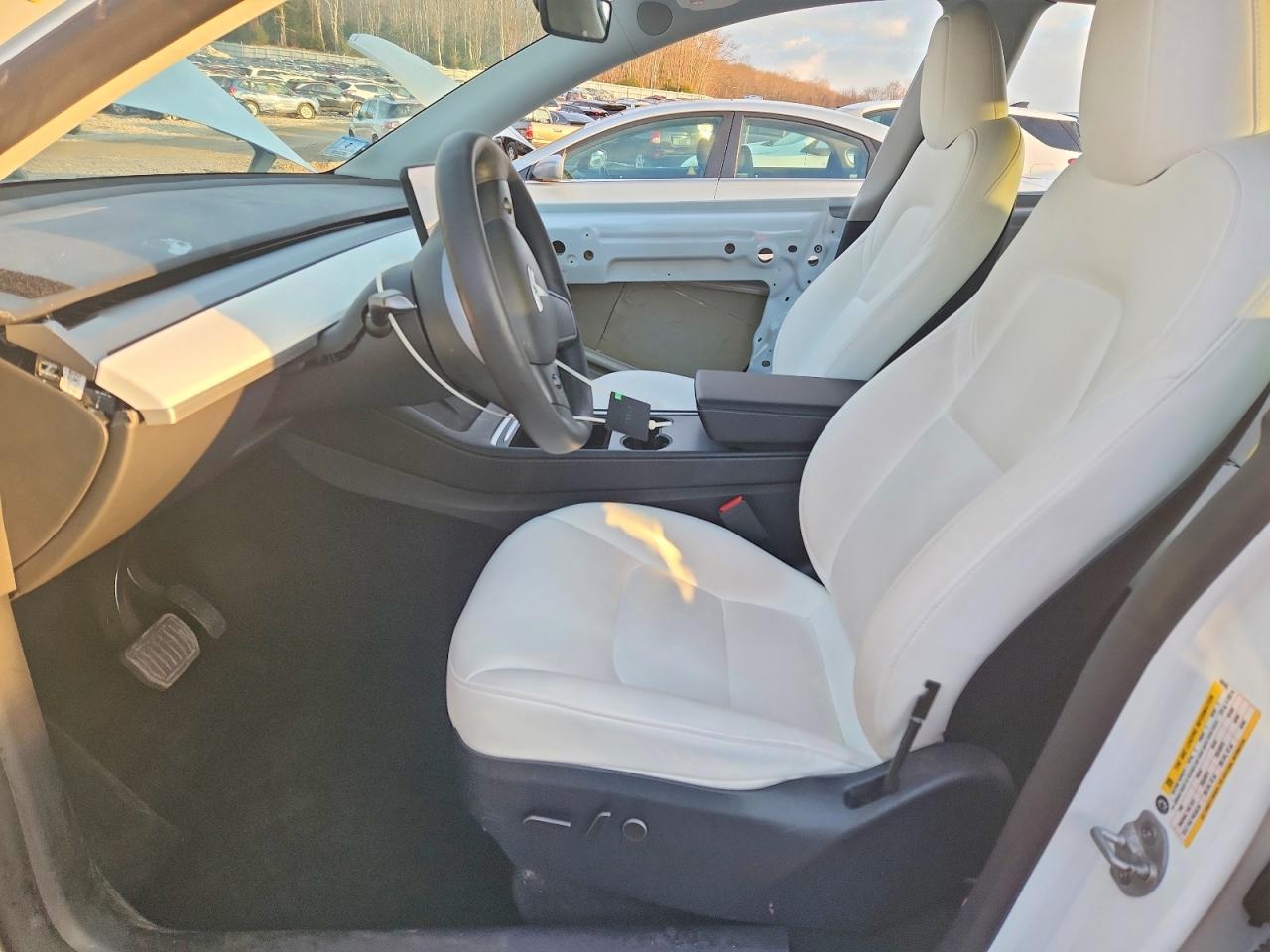 2023 Tesla Model Y - Image 7
