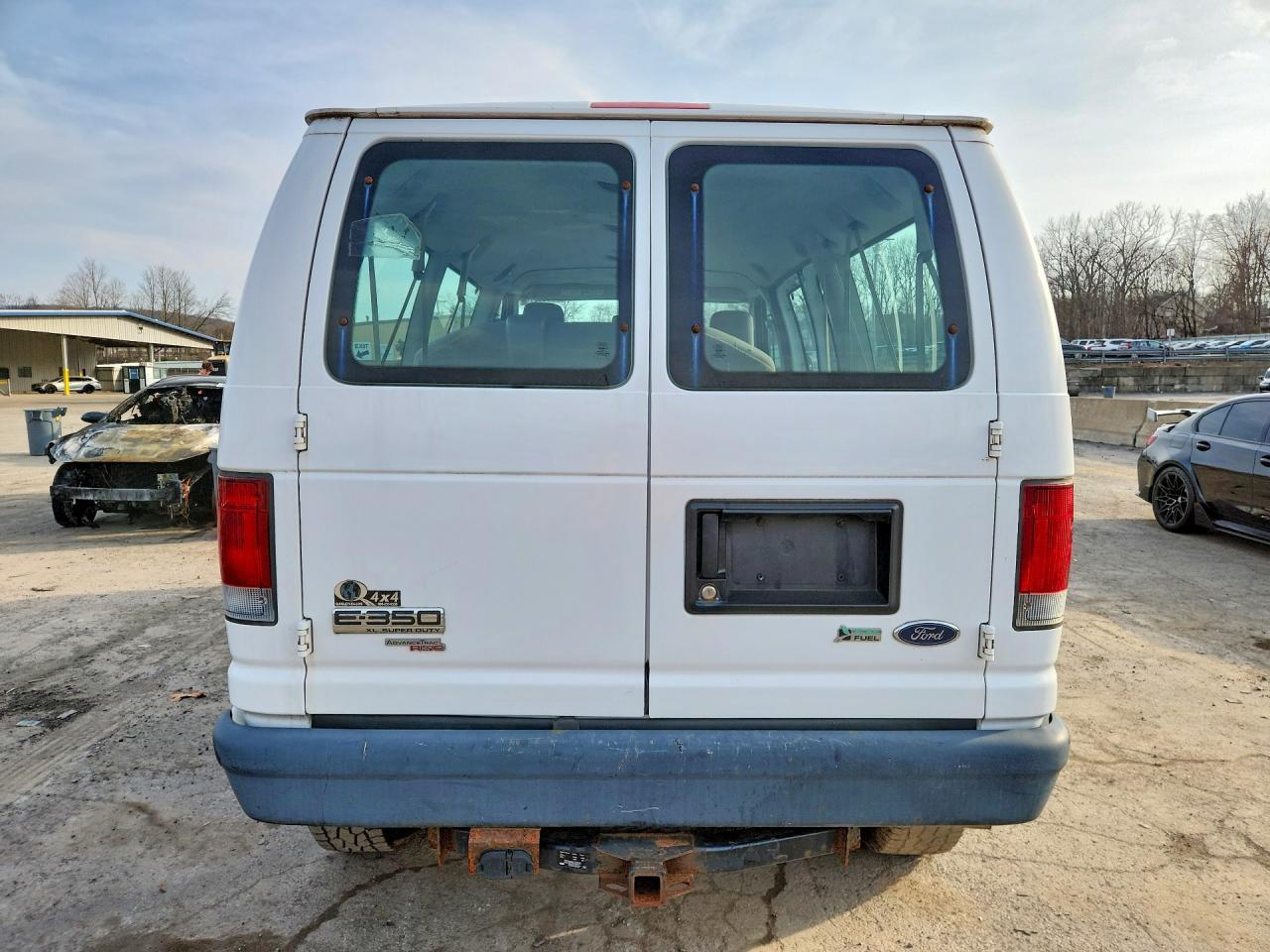 2012 Ford Econoline E350 Super Duty Wagon - Фото 6