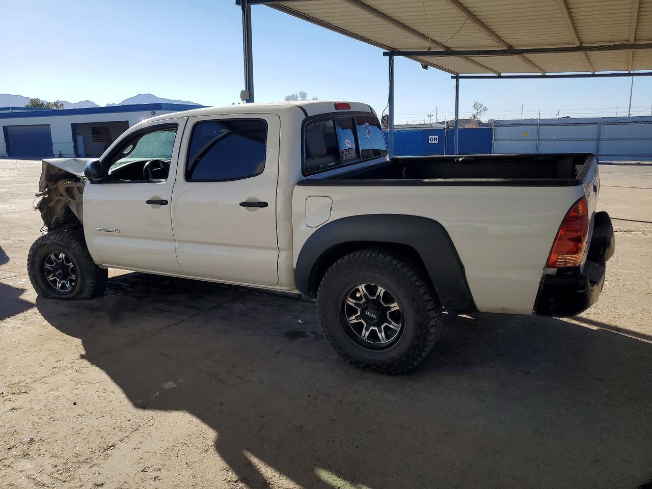2015 Toyota Tacoma Base - Фото 2