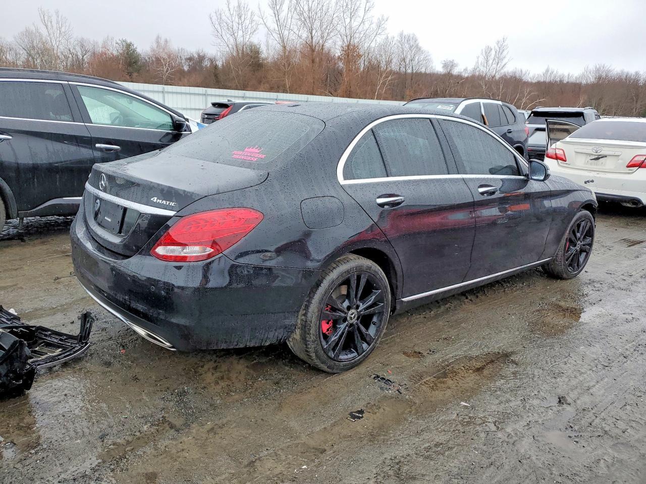 2018 Mercedes-Benz C 300 4Matic - Фото 3