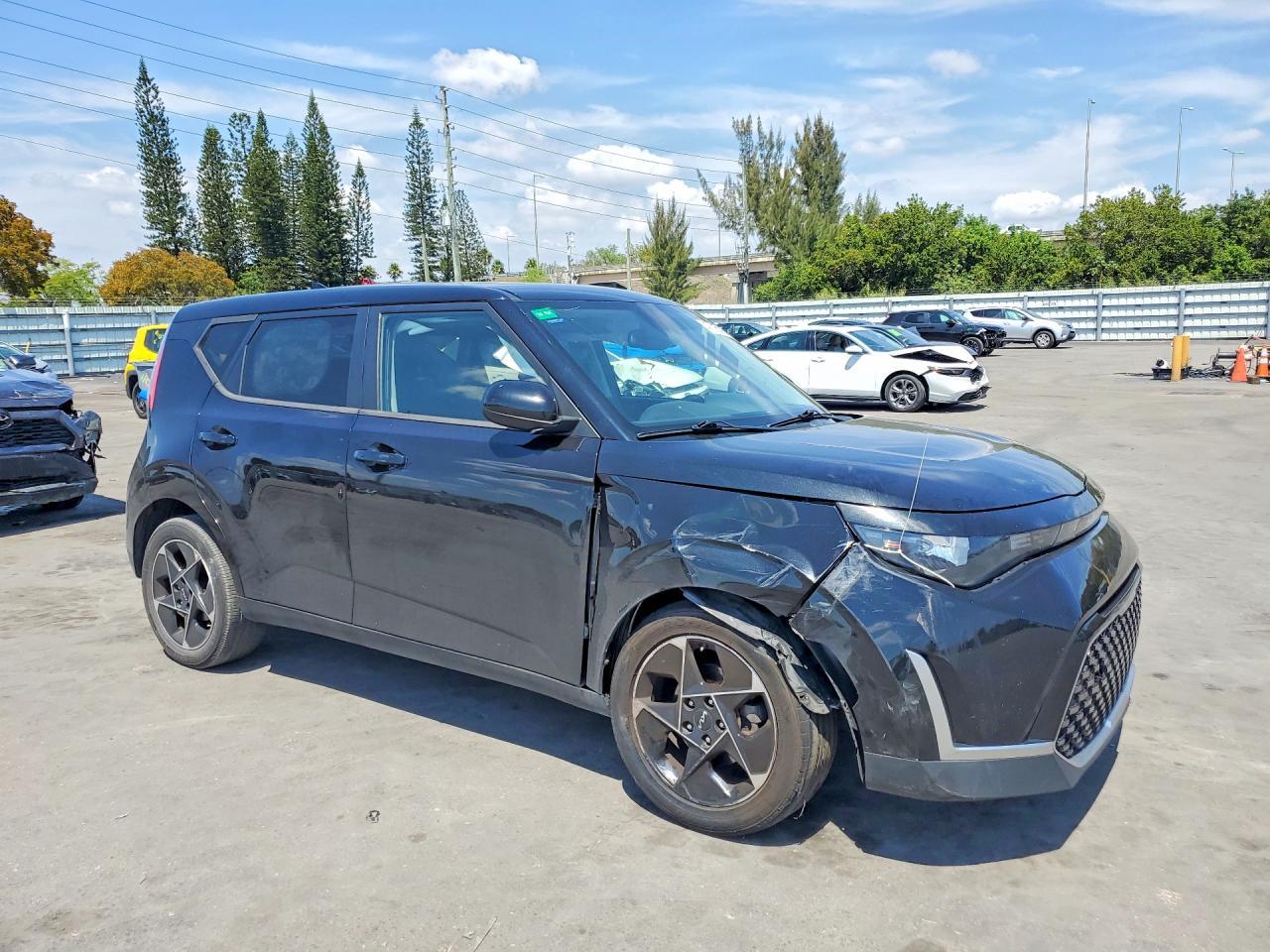 2023 Kia Soul Ex - Image 4