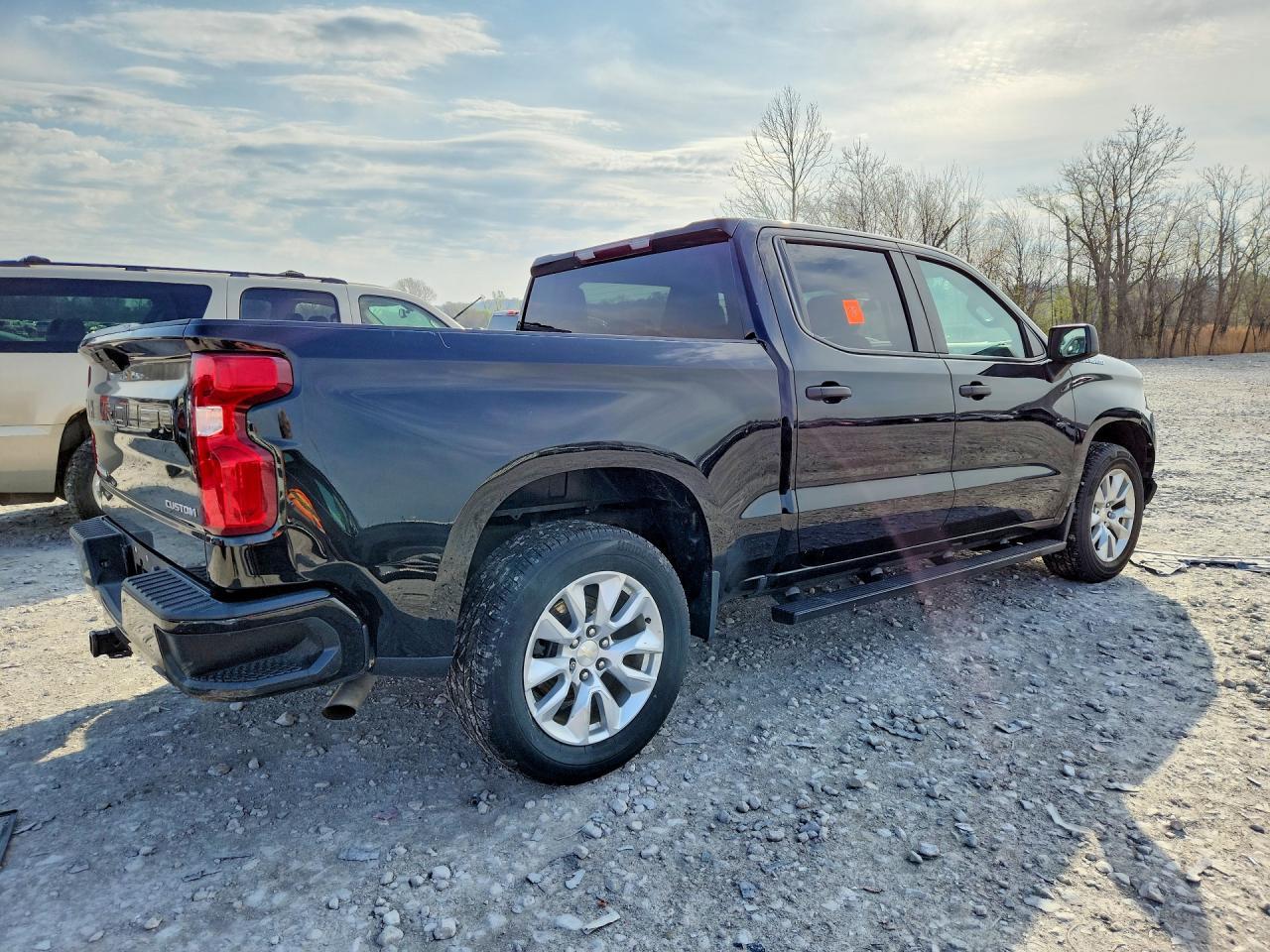 2022 Chevrolet Silverado Ltd C1500 Custom - Фото 3