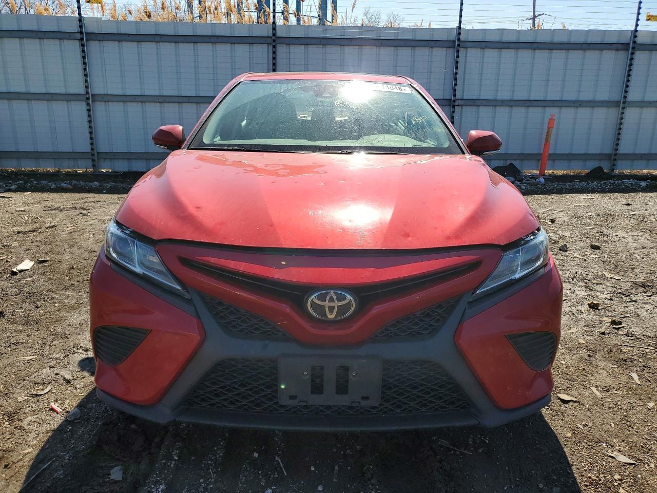 2019 Toyota Camry Se - Image 5