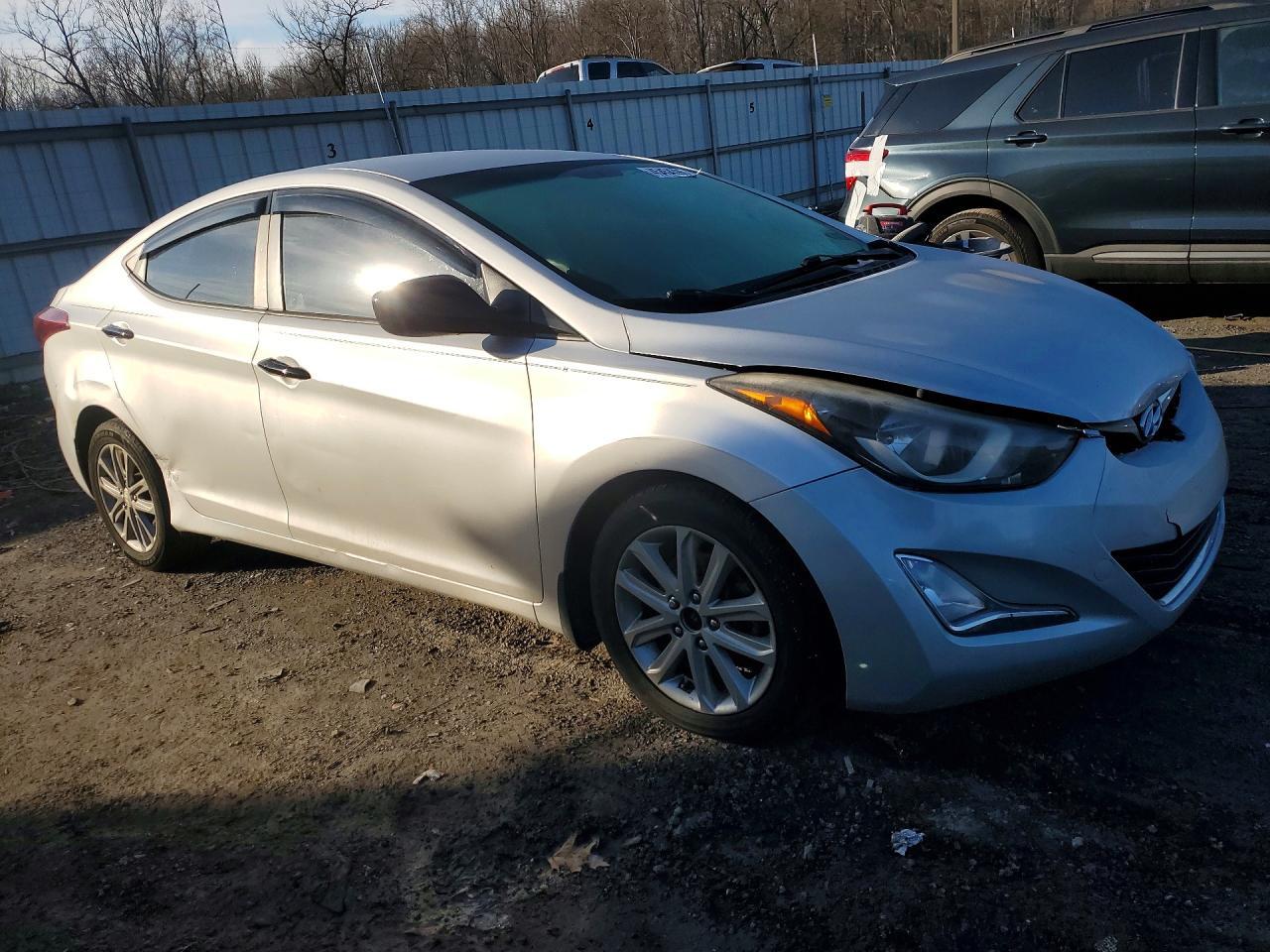2015 Hyundai Elantra Se - Фото 4