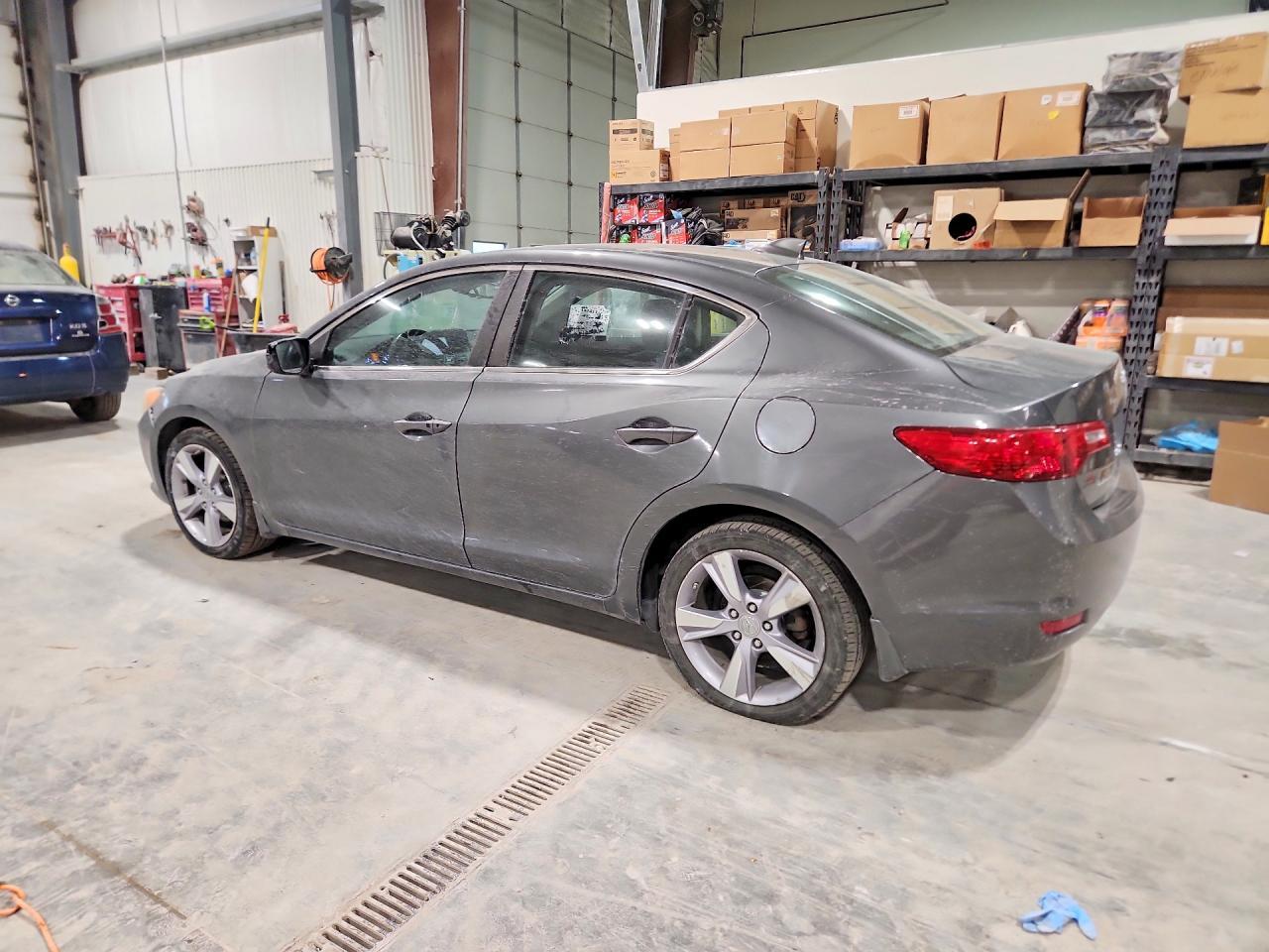 2013 Acura Ilx 20 Tech - Image 2