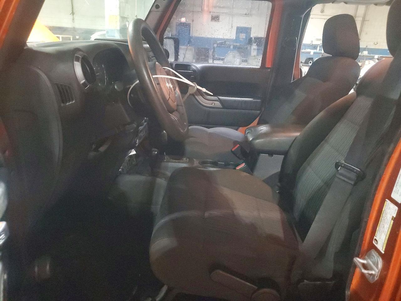 2011 Jeep Wrangler Unlimited Sport - Фото 7