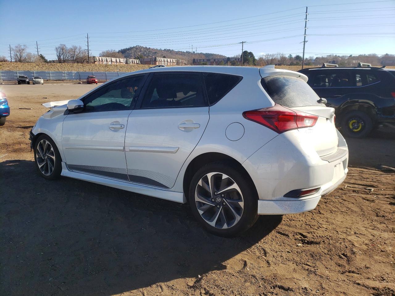 2016 Scion Im - Фото 2
