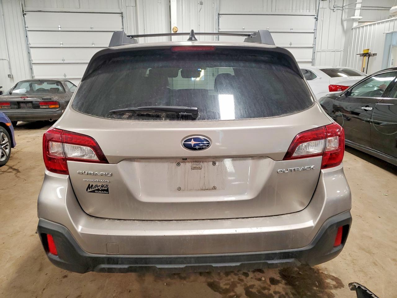 2019 Subaru Outback 2.5I Premium - Фото 6