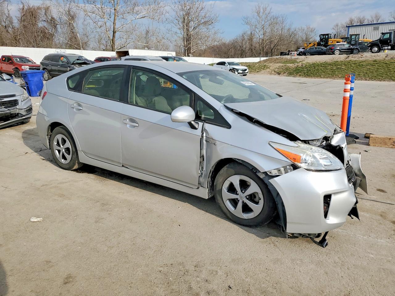 2015 Toyota Prius Two - Фото 4