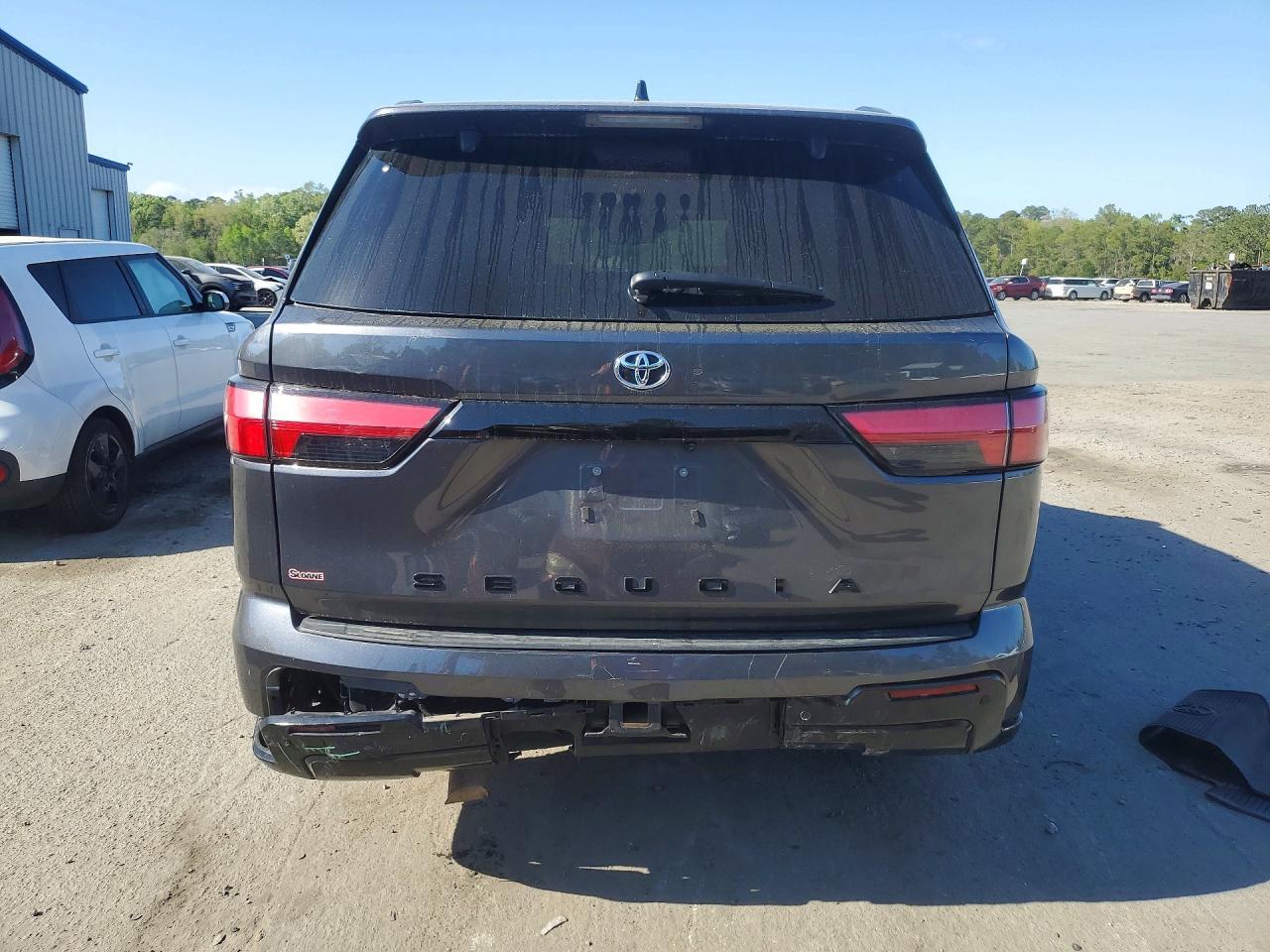 2023 Toyota Sequoia Platinum - Фото 6