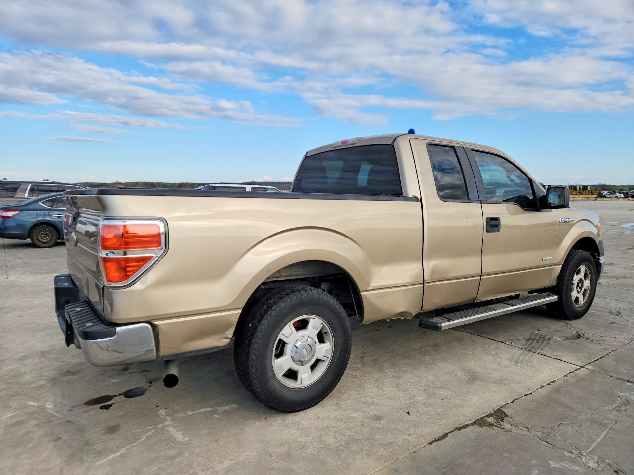 2012 Ford F150 Super Cab - Фото 3