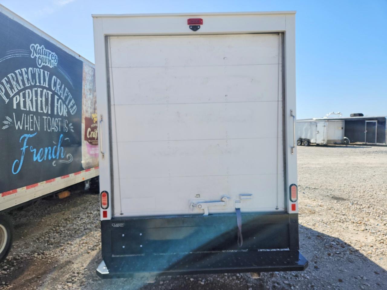2023 Chevy Express G3500 Box Truck ** R & D * Pri Fleet ** - Фото 6