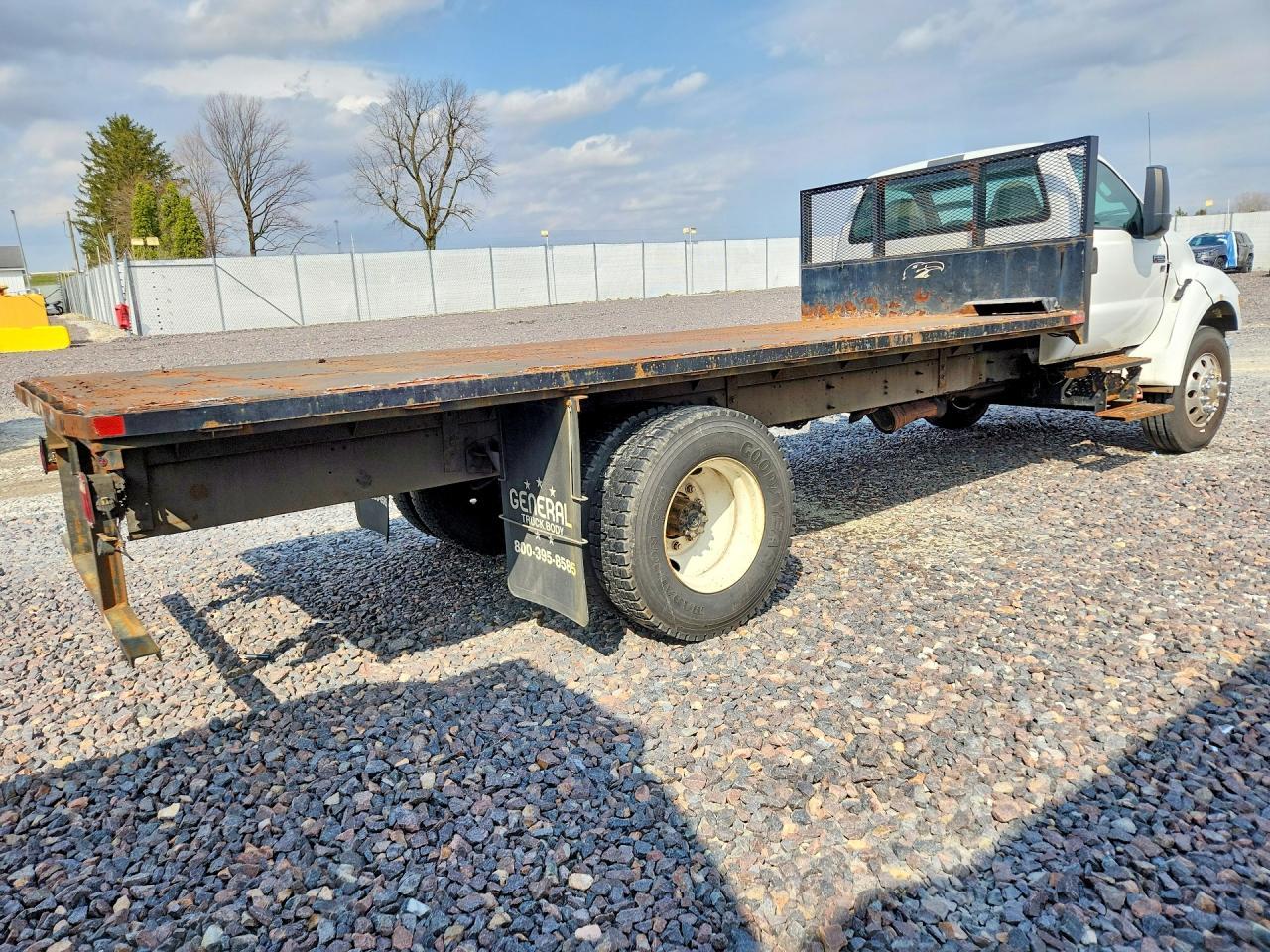 2015 Ford F650 Super Duty Flatbed Truck - Фото 3
