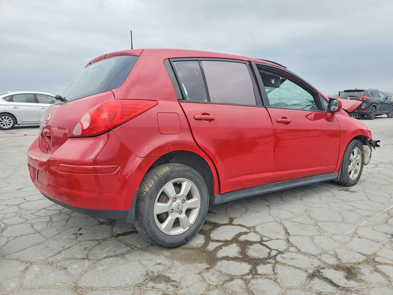 2012 Nissan Versa 1.8 S - Image 3