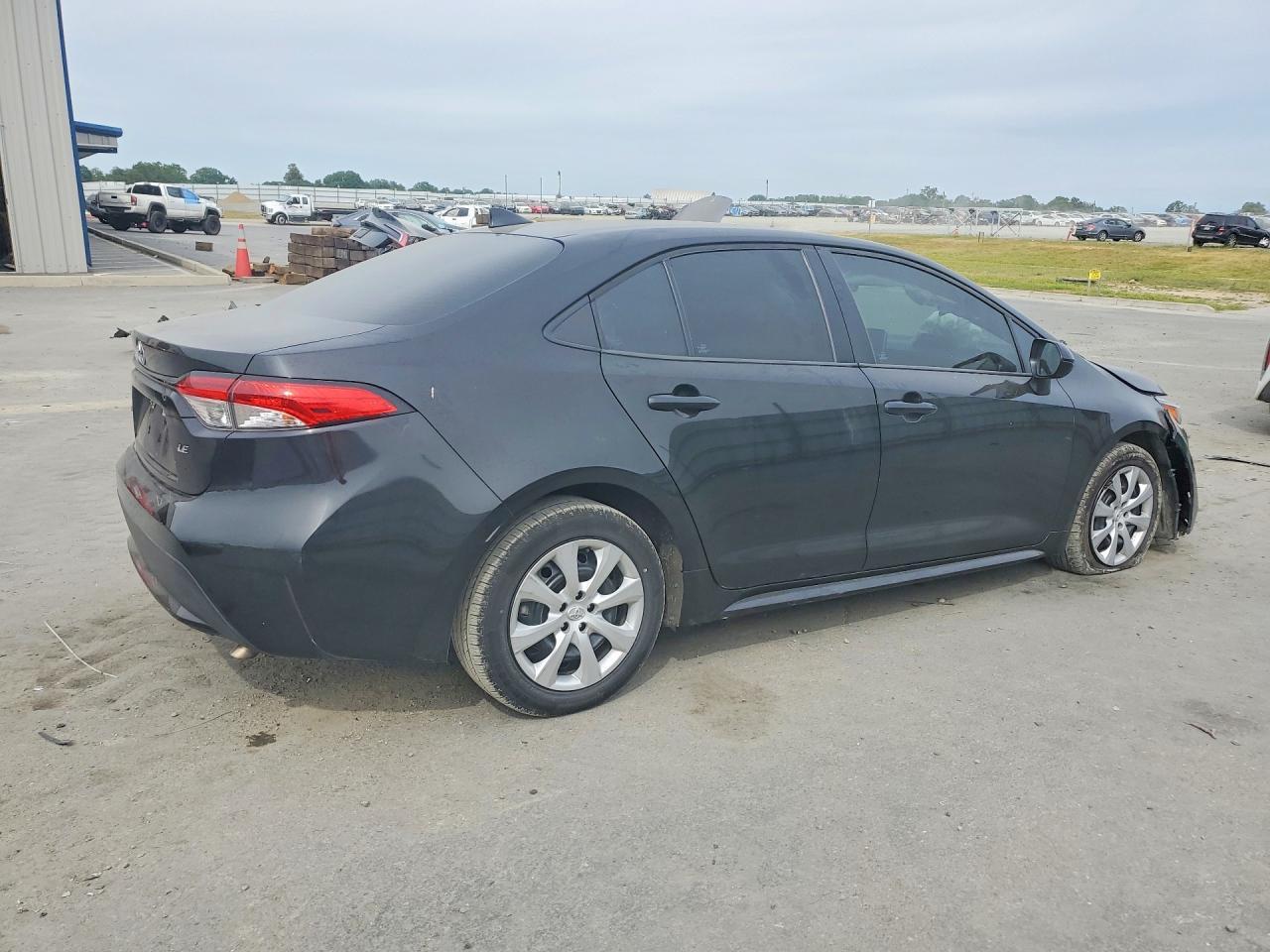 2020 Toyota Corolla Le - Image 3