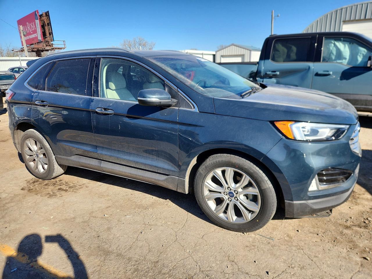 2019 Ford Edge Titanium - Image 4