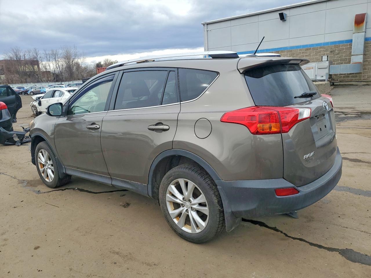 2015 Toyota Rav4 Limited - Фото 2