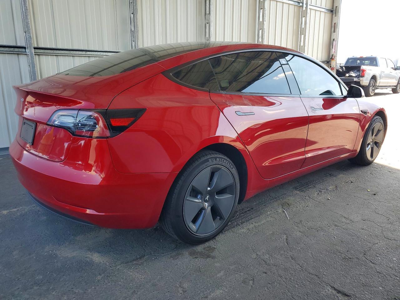 2023 Tesla Model 3 - Фото 3