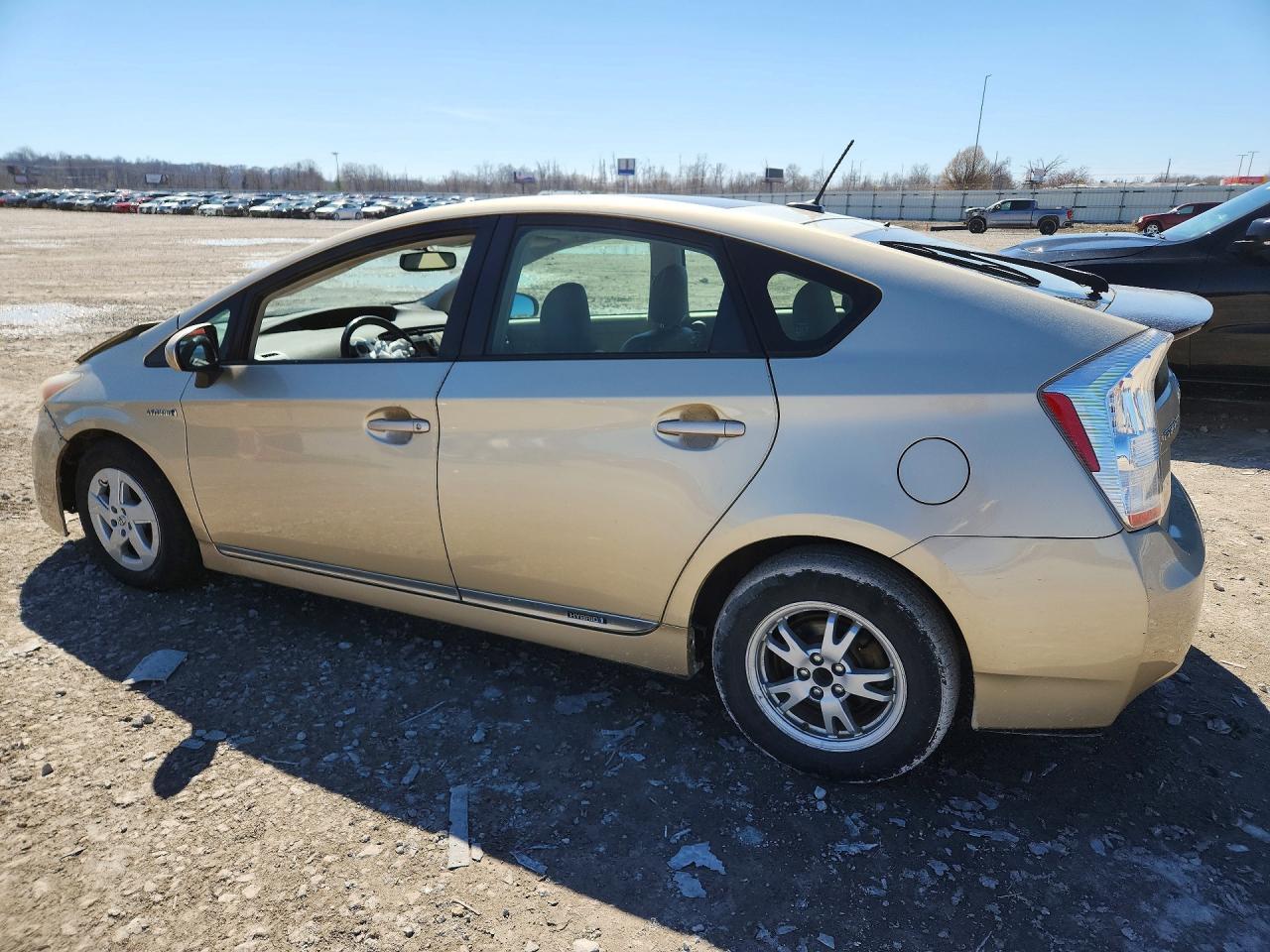 2011 Toyota Prius Four - Фото 2