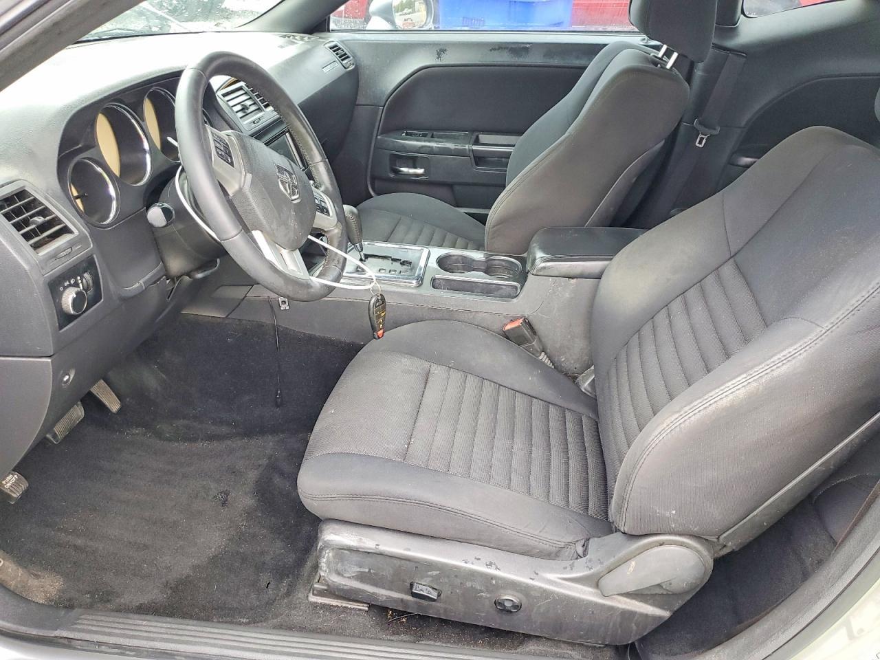 2014 Dodge Challenger Sxt - Image 7