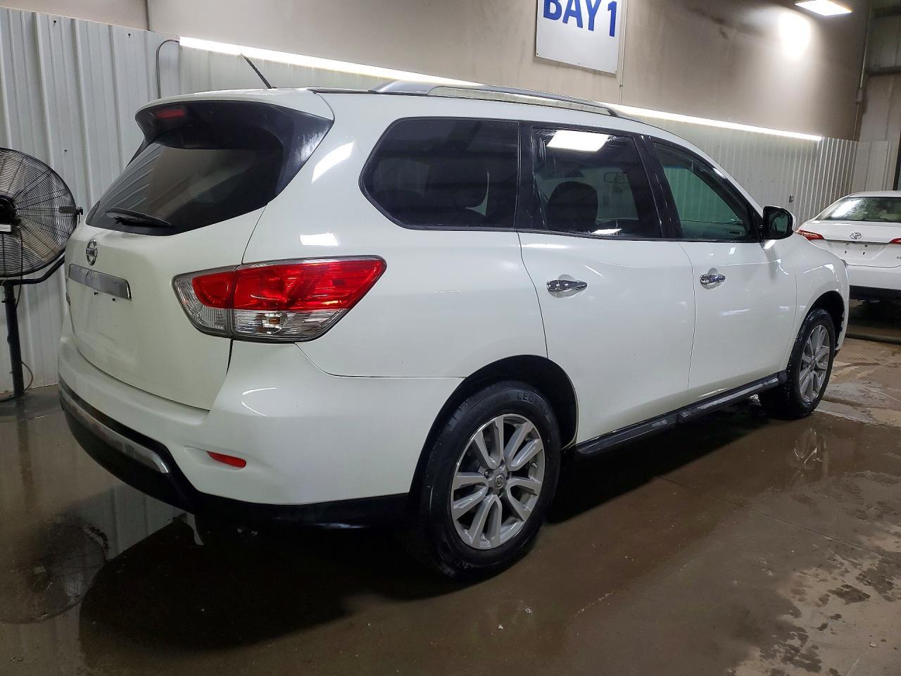 2016 Nissan Pathfinder S - Фото 3