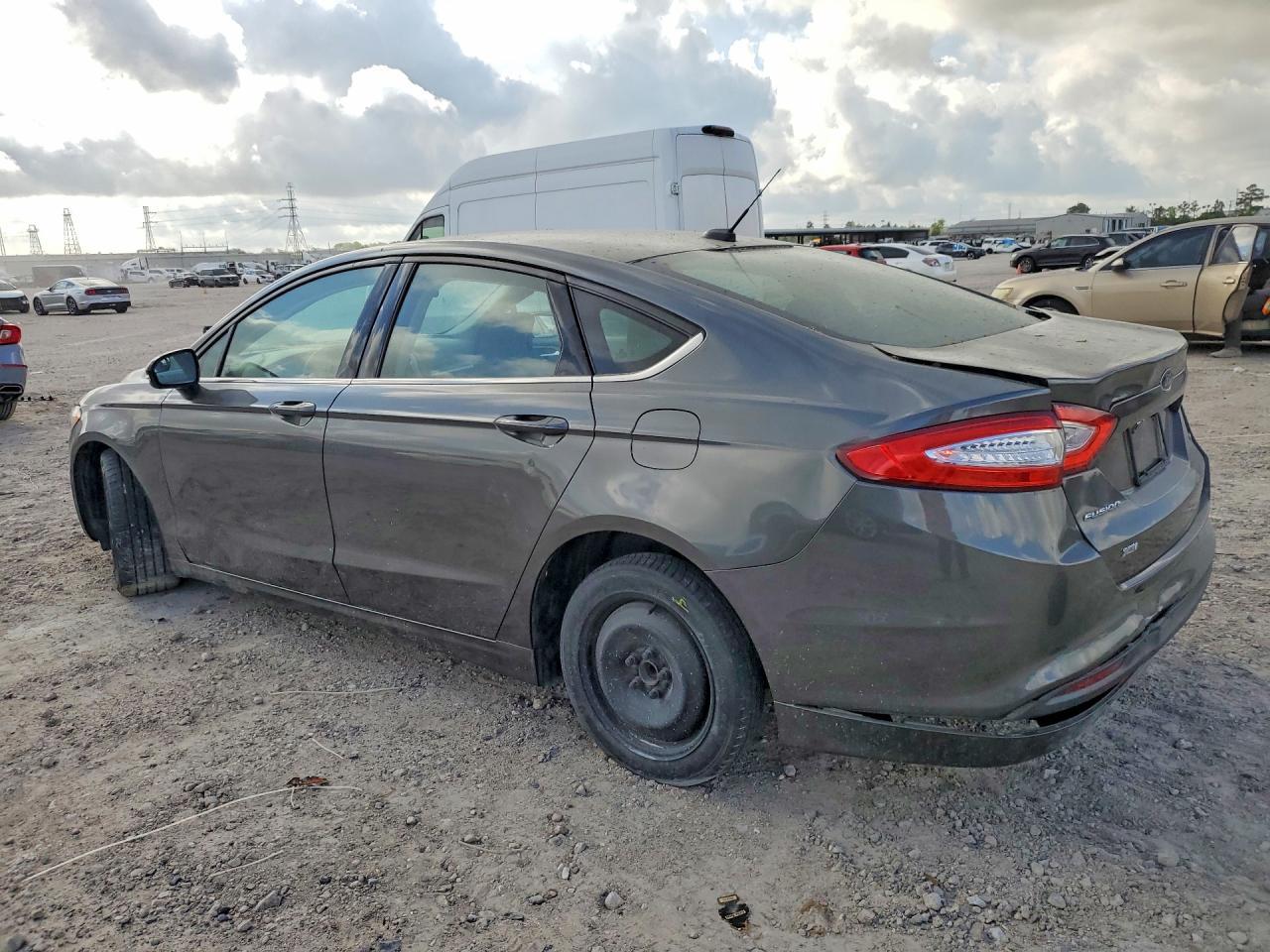 2016 Ford Fusion Se - Фото 2
