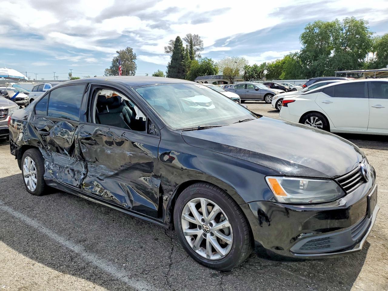 2012 Volkswagen Jetta - Image 4